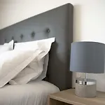 Beausoleil Metro Paris Sud Apartman *
