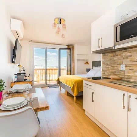 Beausoleil Metro Paris Sud Apartment *